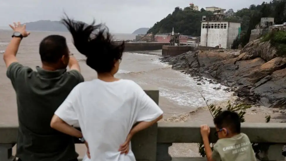 Typhoon Bavi: China evacuates 1.7 million as storm hits