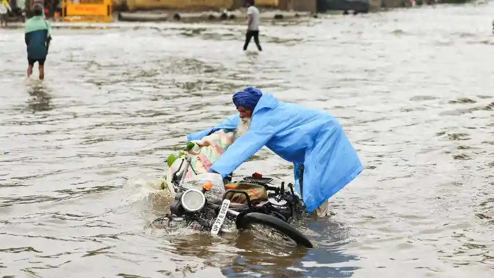 Delhi Monsoon Chaos: Economic Impact of Heavy Rainfall Disrupts Business
