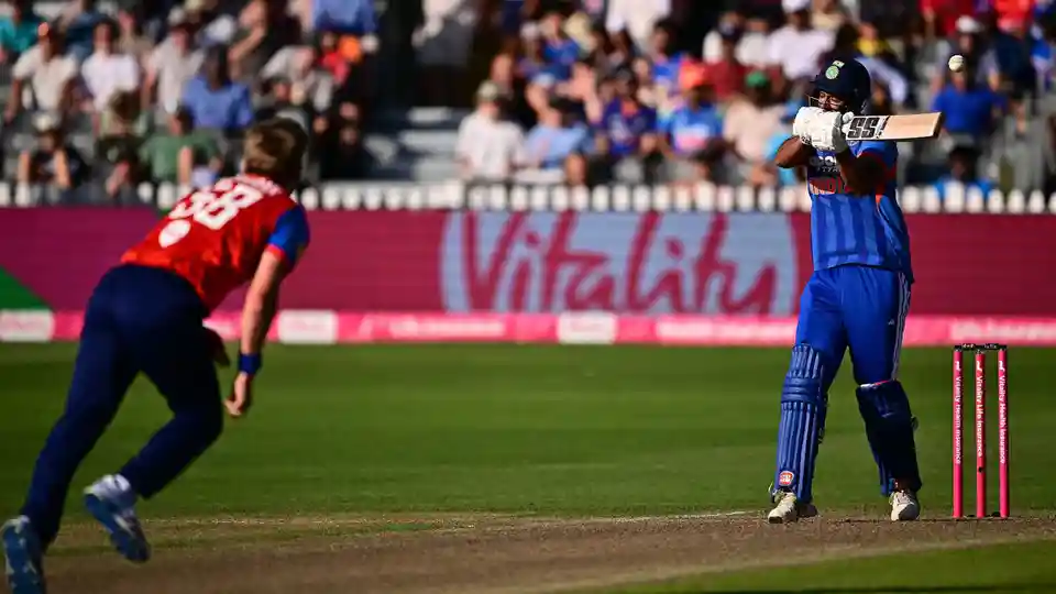 England’s bowling masterclass dismantles India in Bristol T20I