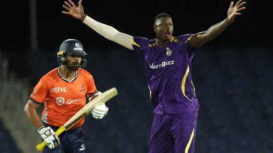 Holder and Russell star as Knight Riders edge Unicorns thriller