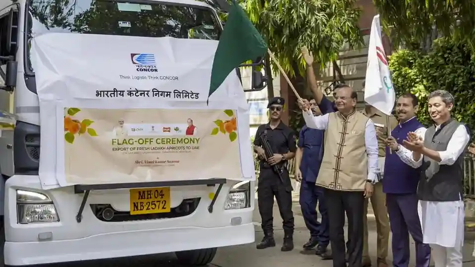 Ladakh Apricot Exports to UAE Hit 5 Tonnes Under LuLu Deal