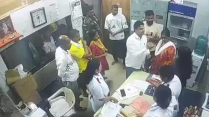 Thane doctors resign after assault by Shiv Sena corporator